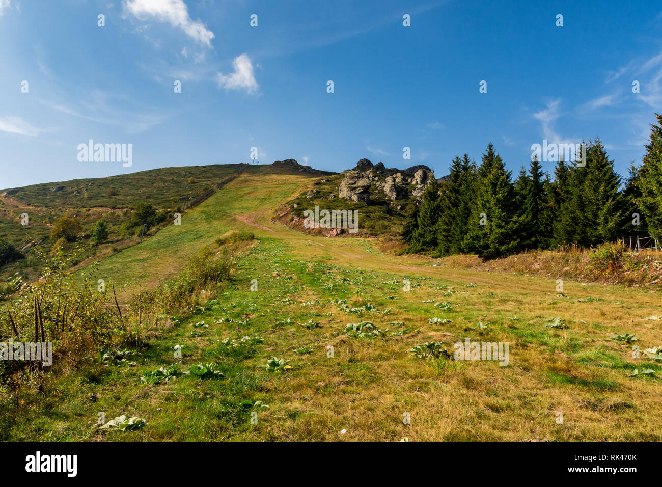 Straße auf die Spitze des Babin zub (des Grandmather Zahn), der die schönsten Gipfel des Stara Planina (Balkan-gebirge) in Serbien Stockfoto