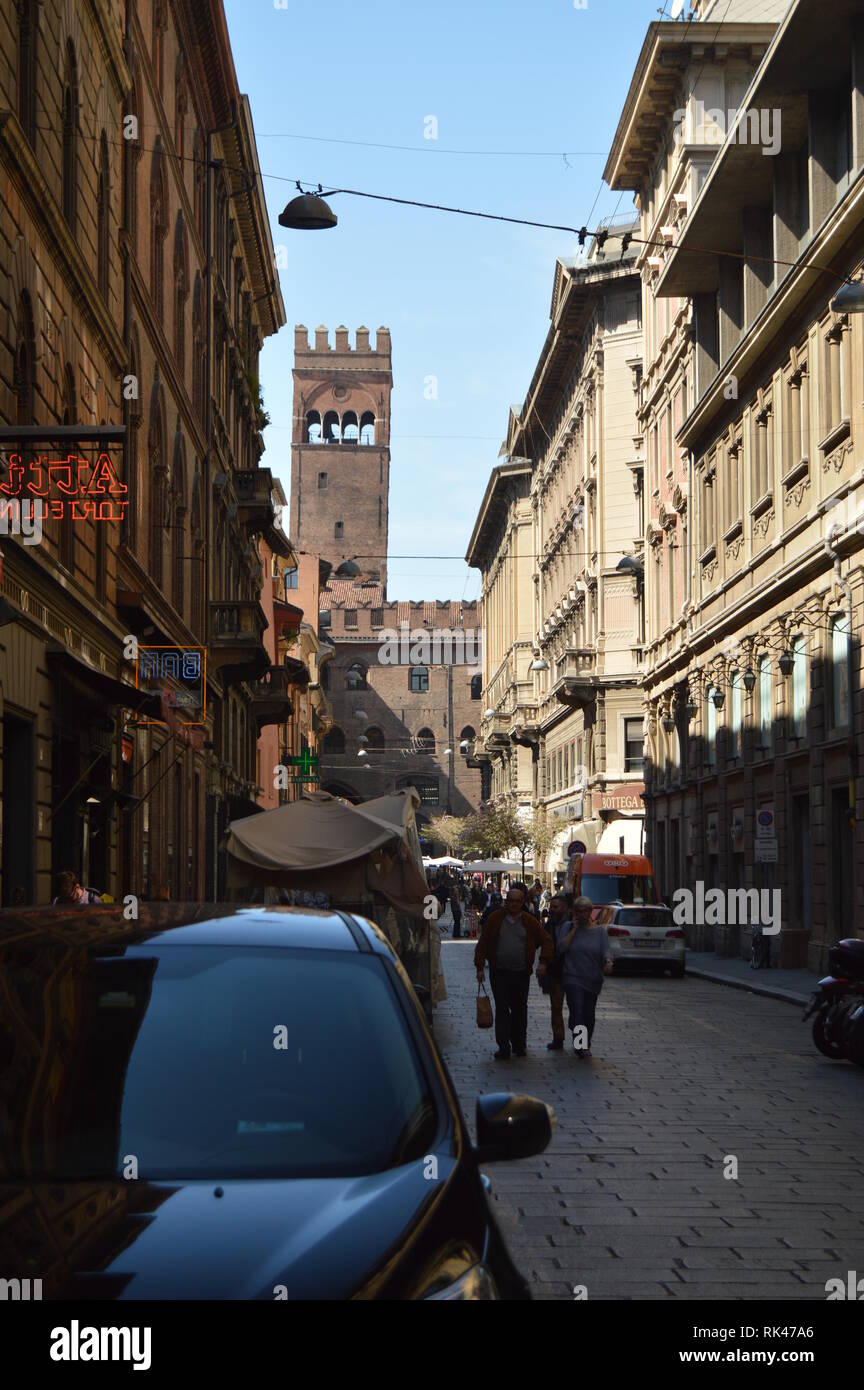 Palazzo De Enzo gesehen von Caprarie Straße in Bologna. Reisen, Urlaub, Architektur. 31. März 2015. Bologna, Emilia Romagna, Italien. Stockfoto