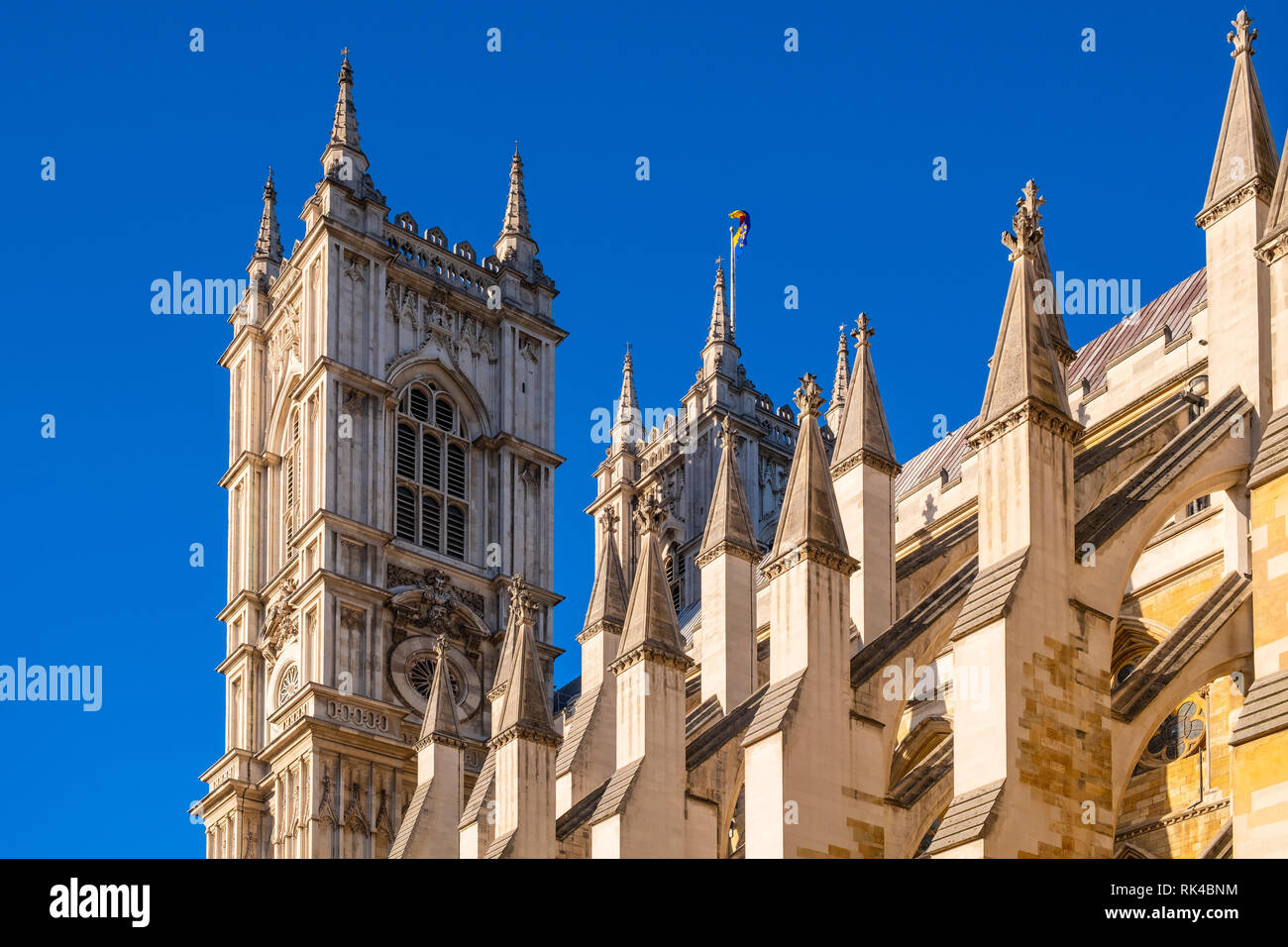 London, England/Großbritannien - 2019/01/28: gotische Turm des Royal Westminster Abbey, formal Stiftskirche St. Peter in Westminster an Stockfoto