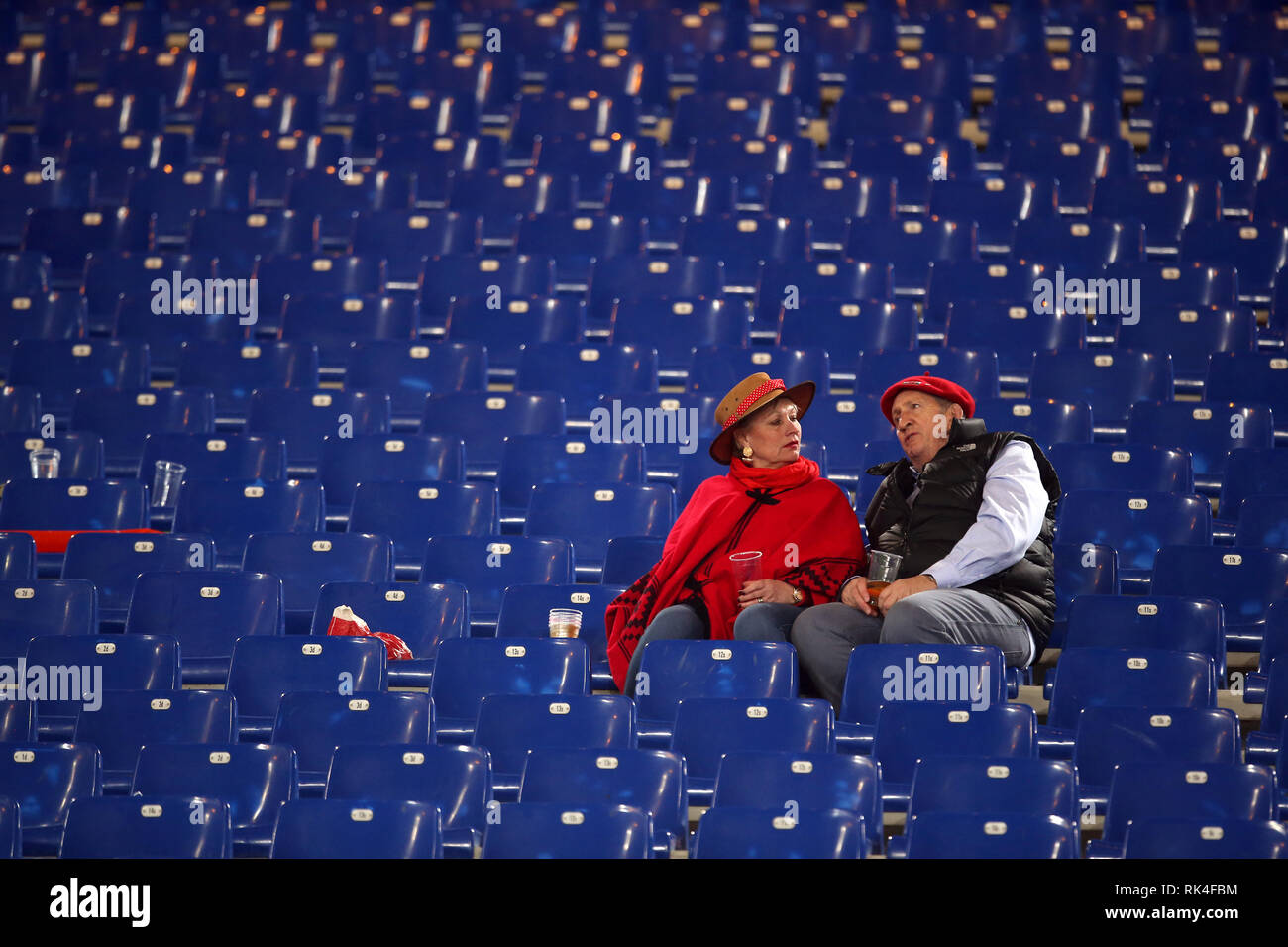 Wales Fans auf den Tribünen während der Guinness sechs Nationen Match im Stadio Olimpico, Rom. Stockfoto