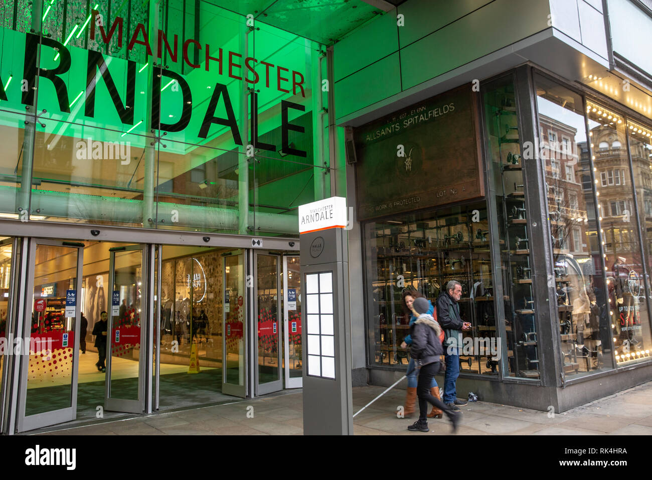 Eingang zum Manchester Arndale Shopping Centre im Stadtzentrum von Manchester, England, Großbritannien Stockfoto