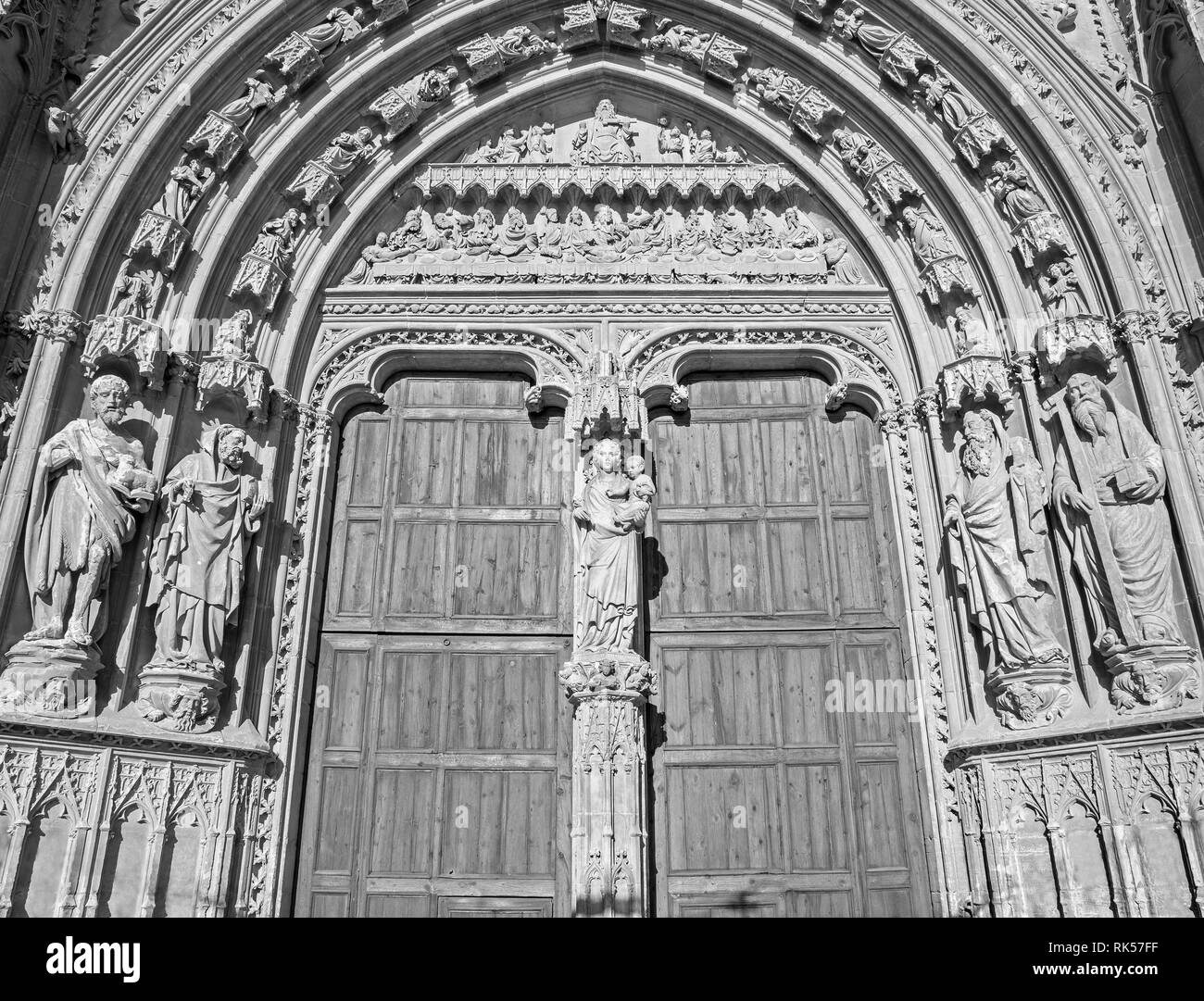 PALMA DE MALLORCA, SPANIEN - Januar 30, 2019: Der süden Portal der Kathedrale La Seu mit dem Stein Relief des Letzten Abendmahls durch Meister Pere Morey und Gui Stockfoto