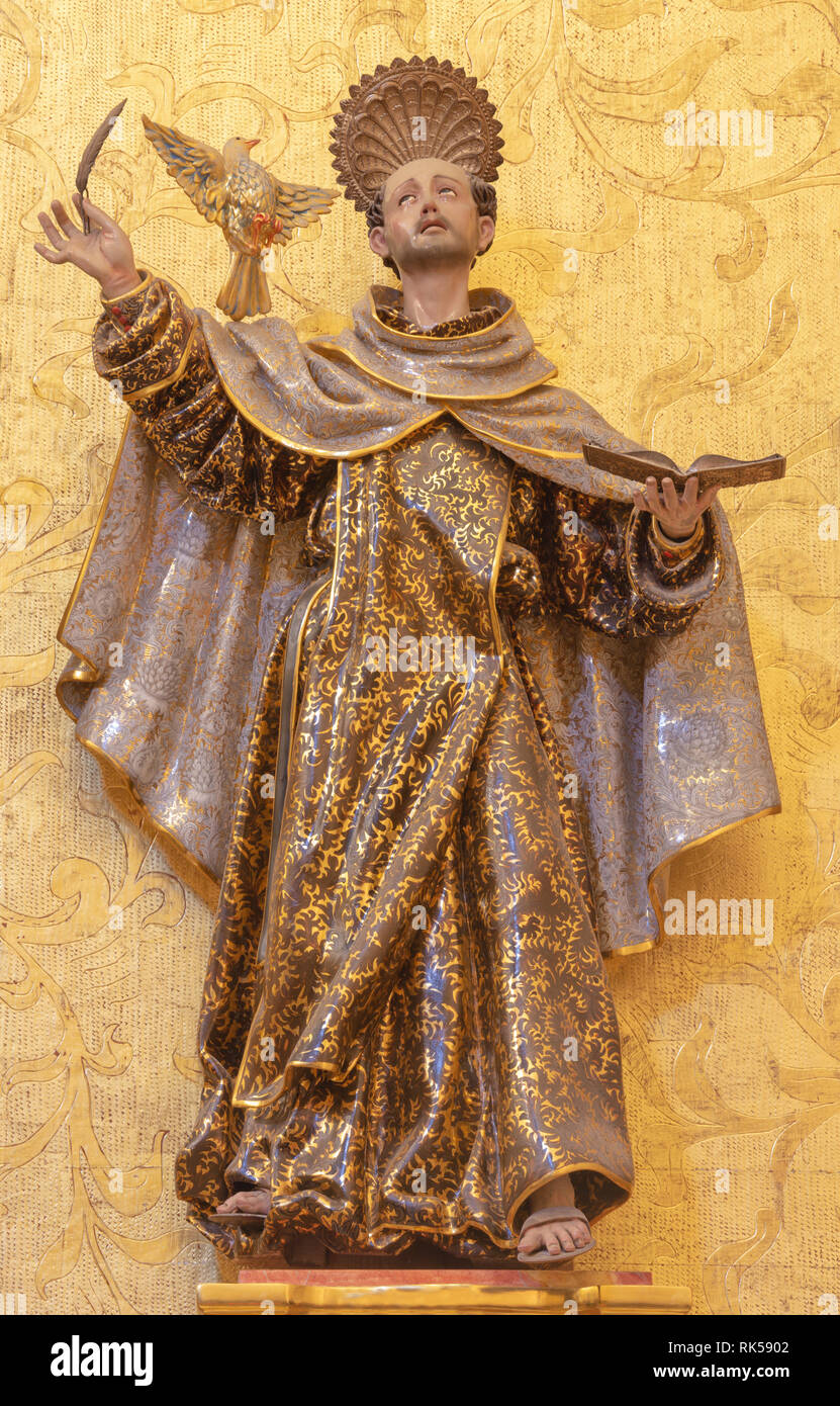 PALMA DE MALLORCA, SPANIEN - Januar 29, 2019: Die polychome geschnitzte Skulptur des Heiligen Johannes vom Kreuz in der Kirche Iglesia de Santa Maria Magdalena Stockfoto