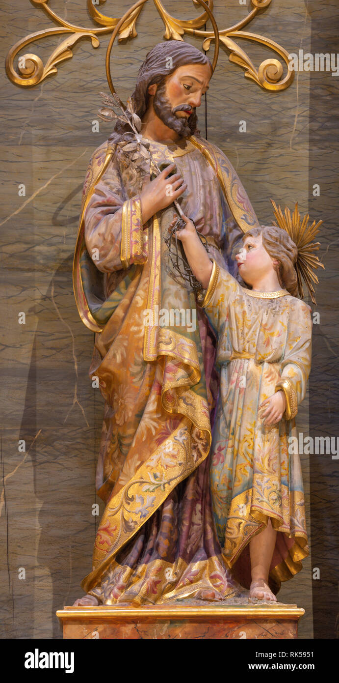 PALMA DE MALLORCA, SPANIEN - Januar 29, 2019: Die polychome geschnitzte Skulptur des Heiligen Josef in der Kirche Iglesia de Santa Maria Magdalena von 19 Prozent. Stockfoto