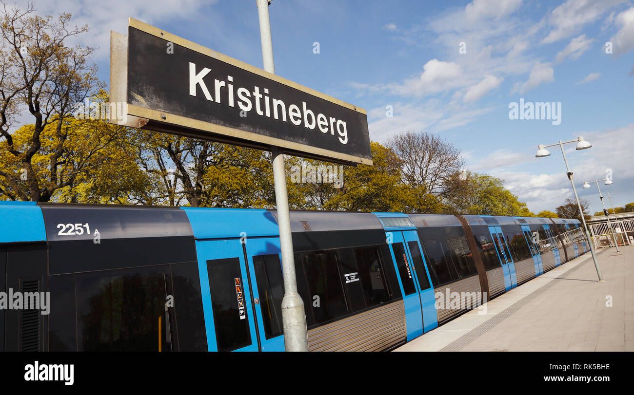 Stockholm, Schweden - 2. Mai 2014: Blick auf die Stockholmer U-Bahn outdoor Station Kristineberg. Stockfoto