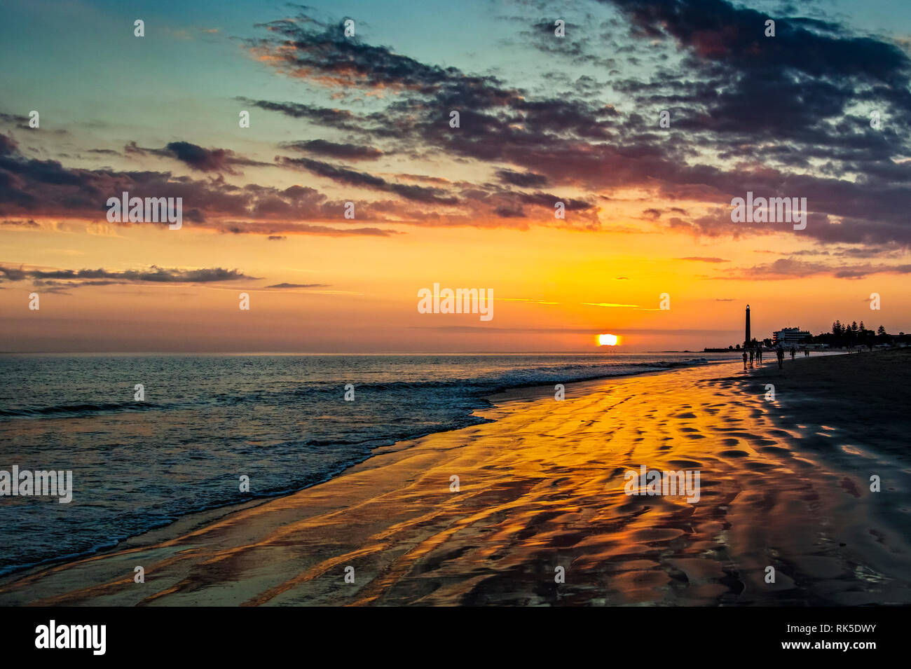 Sonnenuntergang am Strand von Maspalomas Gran Canaria Stockfoto