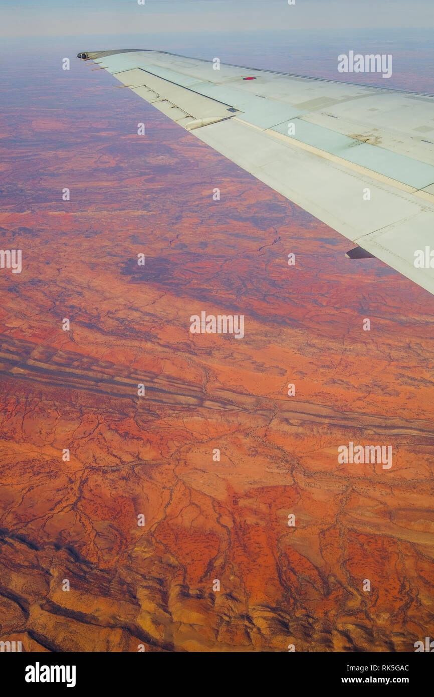 Bild vertikal, auf der Suche nach unten auf das australische Outback von Qantas Flugzeug, Australien Stockfoto