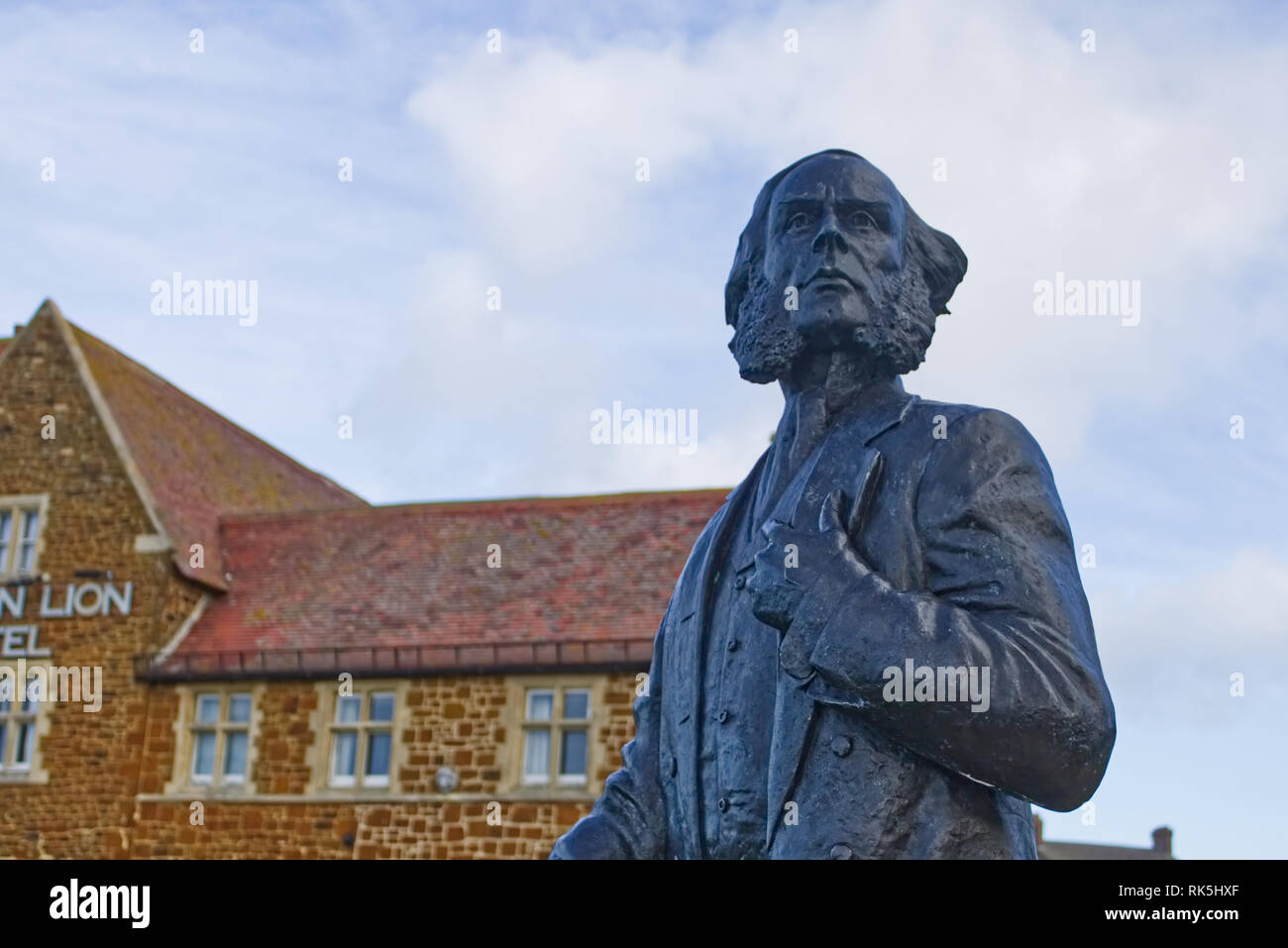 Statue von Henry Styleman Le Strange stolz steht auf dem Grün am Hunstanton, Norfolk, England, UK. Er war der Gründer der viktorianischen Resort. Stockfoto