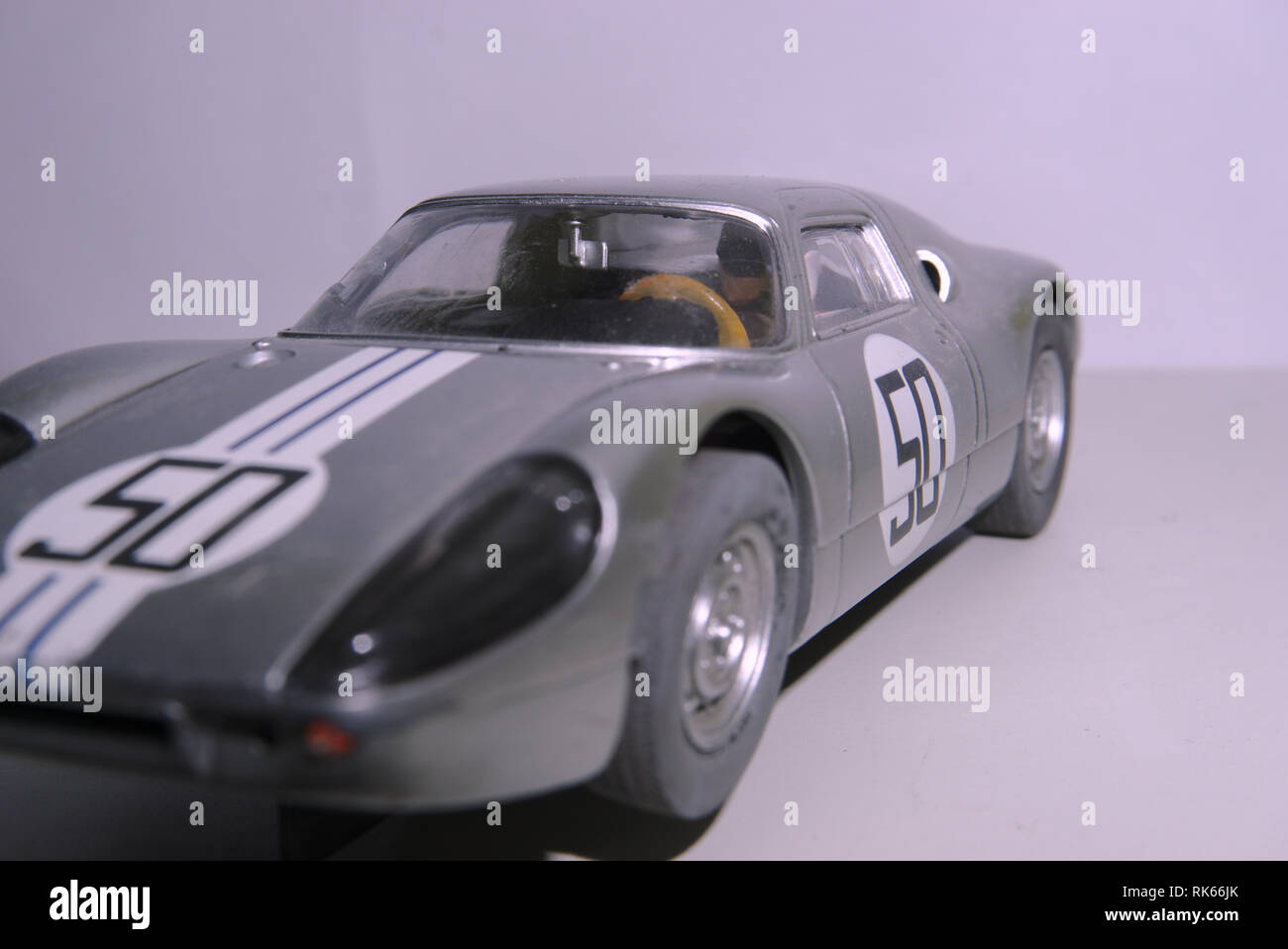 Eine kleine Slot Car. Ein Ford GT mit der Rufnummer 50 Stockfoto