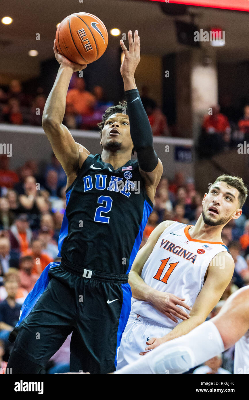 Duke Blue Devils vorwärts Cam Rötlich (2) während der NCAA College Basketball Spiel zwischen der Duke Blue Devils und die Virginia Kavaliere an der John Paul Jones Arena am Samstag, den 9. Februar 2019 in Charlottesville, VA. Jakob Kupferman/CSM Stockfoto