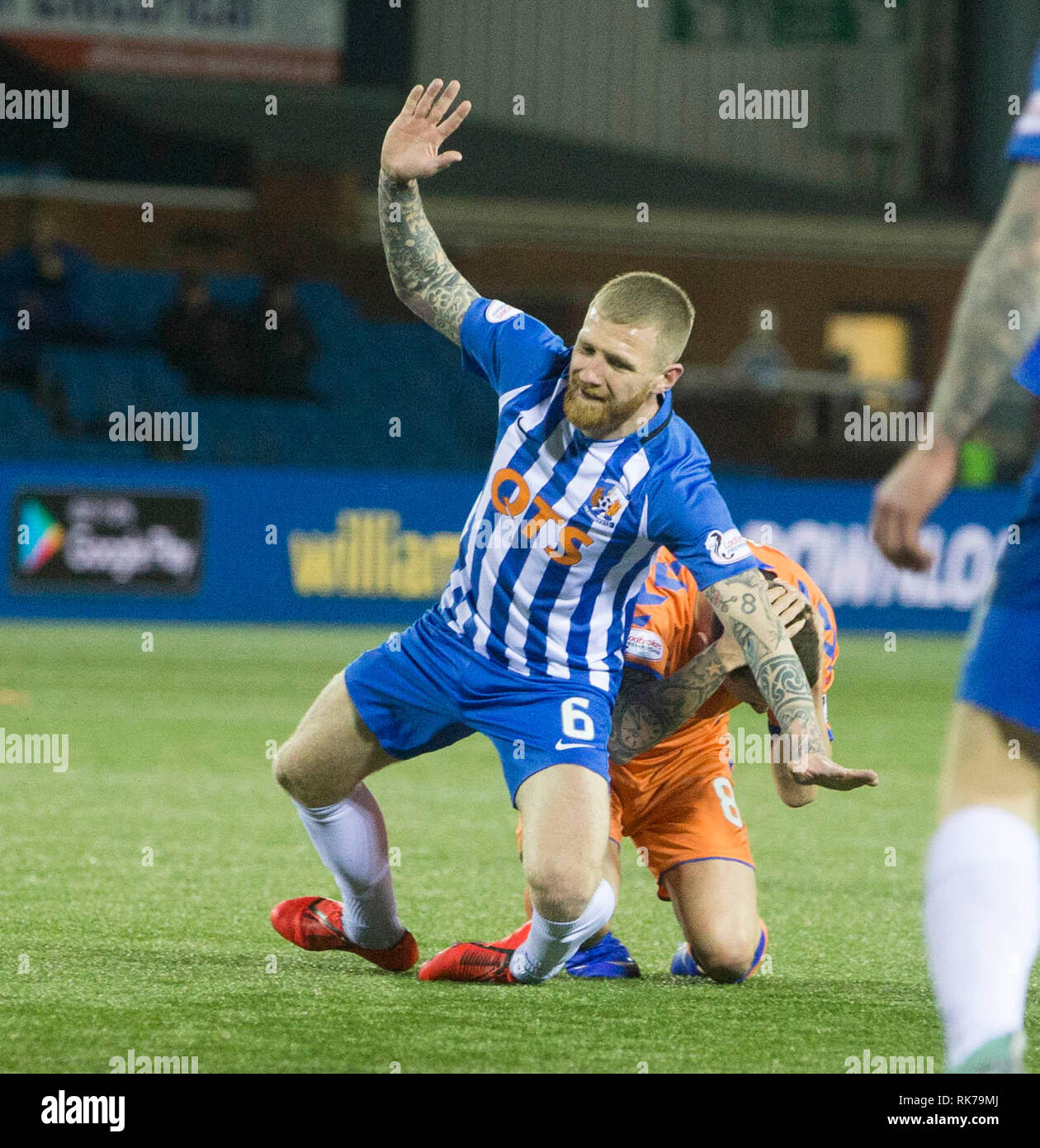 Kilmarnock' € ™ s Alan Machtkämpfe mit Rangers' Ryan Jack in der ersten Hälfte bekommt während der William Hill Schottischen Pokal, 5. Runde Spiel im Rugby Park, Kilmarnock gebucht. Stockfoto