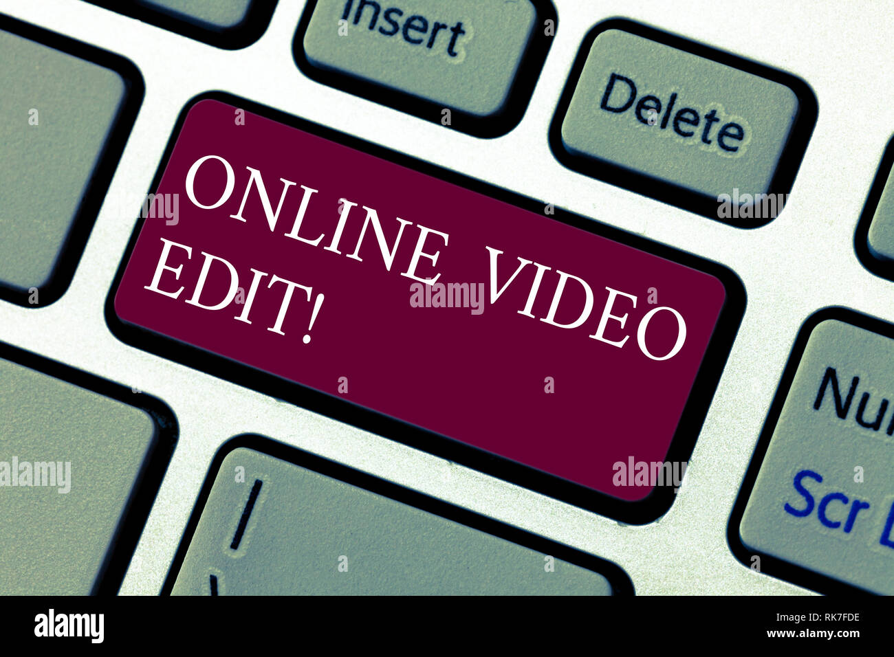 Text Zeichen Angezeigt Online Video Bearbeiten Konzeptionelle Foto Nehmen Video Clips Die Nicht Notwendig Sind Tastatur Computer Zu Erstellen Stockfotografie Alamy