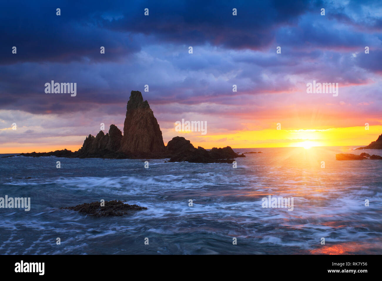 Sonnenuntergang an der Küste der natürliche Park Cabo de Gata Stockfoto