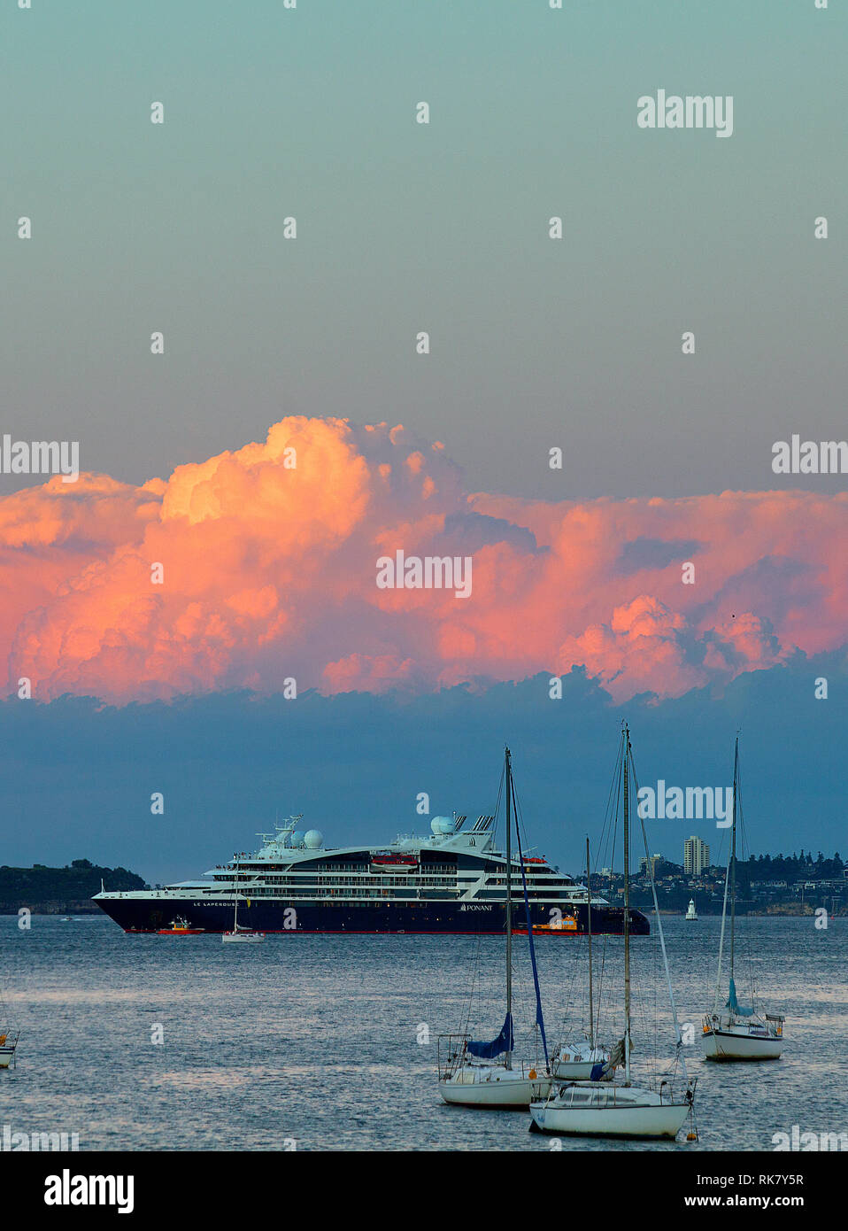 Le Parouse im Hafen von Sydney Stockfoto