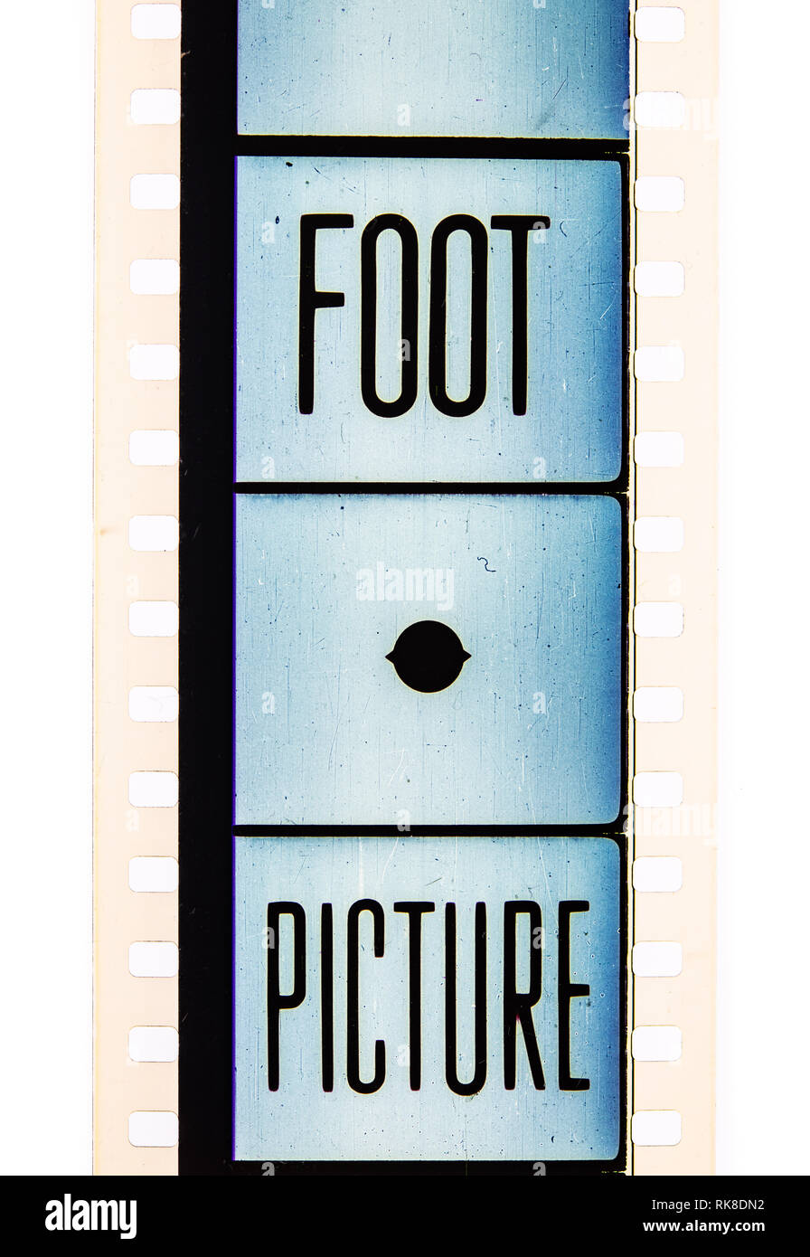Extreme Nahaufnahme der 35mm Film Filmstreifen mit Fuß und pixcture Sms Stockfoto