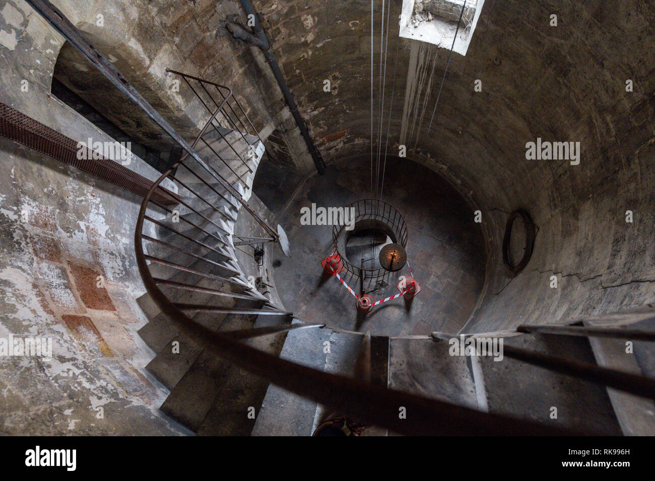 Innerhalb der Grosse Cloche Glockenturm der ehemaligen St. Eloi Stadttor, Bordeaux, Gironde, Aquitanien, Frankreich Stockfoto