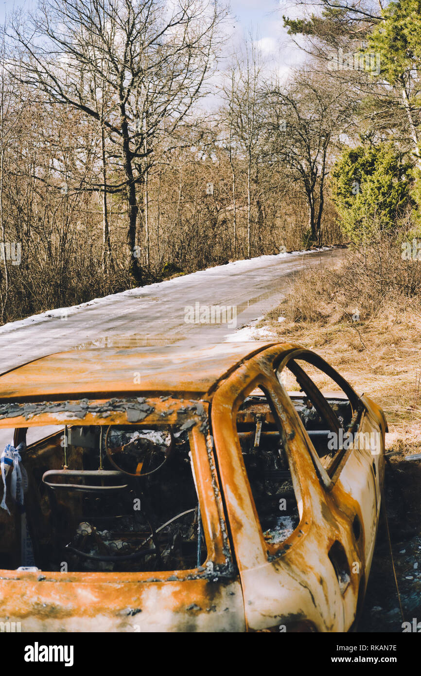 Aus dem Auto von der Seite des eisigen Straße verbrannt, Schweden, Skandinavien Stockfoto
