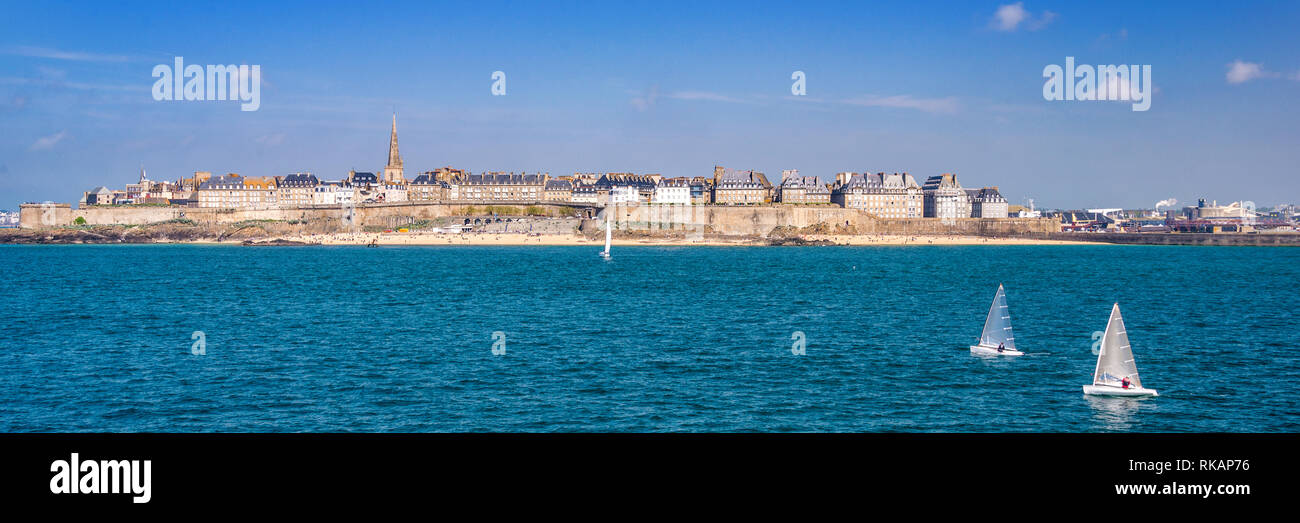 Panoramablick auf das Meer Blick auf Saint Malo, Bretagne, Frankreich Stockfoto