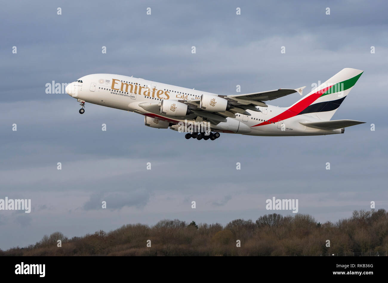 Emirates A380-800, EIN 6. EEF aus auf dem Flughafen Manchester nehmen Stockfoto