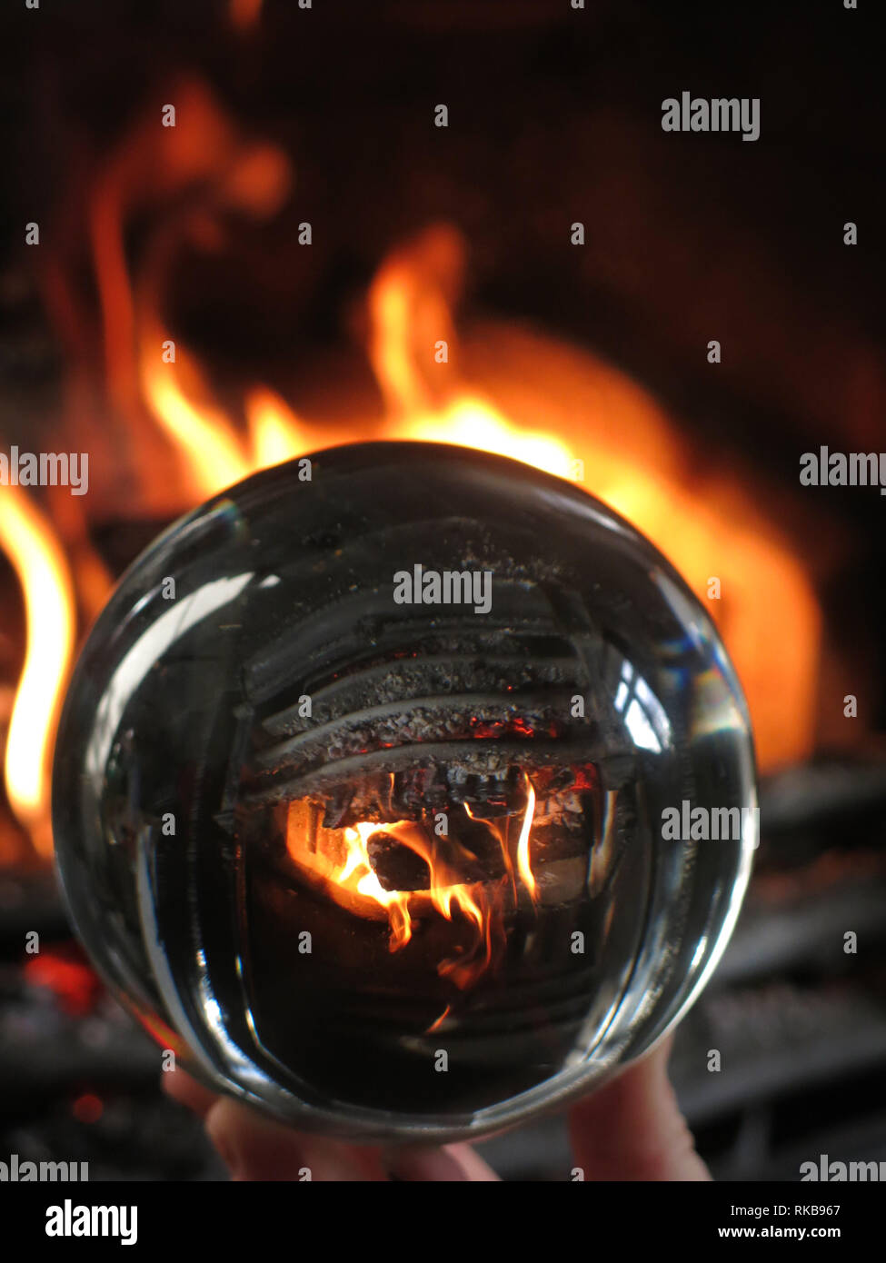 Brand durch eine Fotografie Globus gesehen Stockfoto