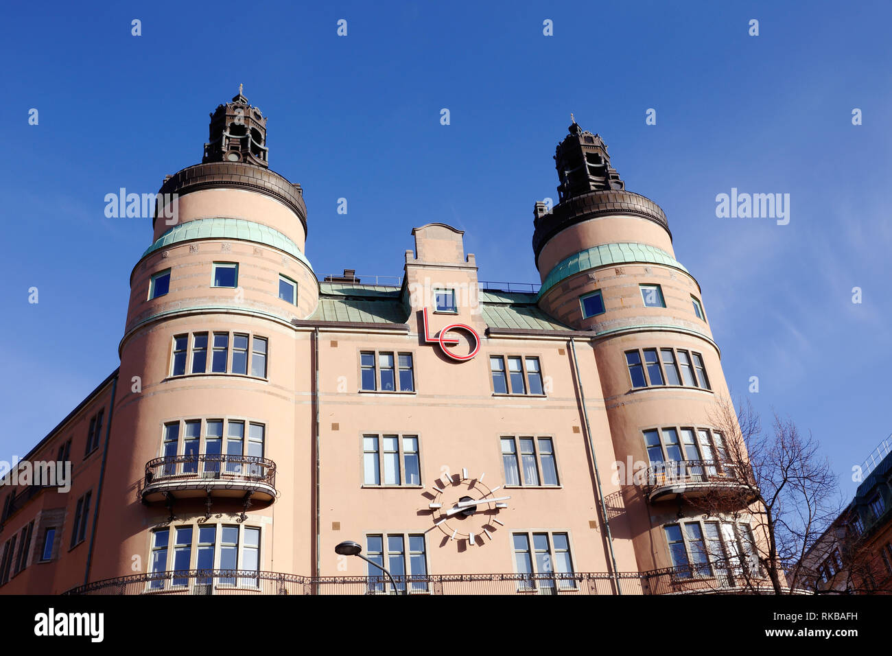 Stockholm, Schweden, 11. April 2018: die Außenansicht des Gebäudes mit Swedis Gewerkschaft LO Hauptsitz an der Norra Bantorget Square entfernt. Stockfoto