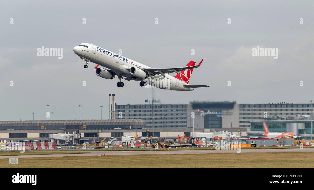 Turkish Airlines, Airbus A 321-200, TC-Jtr am Flughafen Manchester Stockfoto