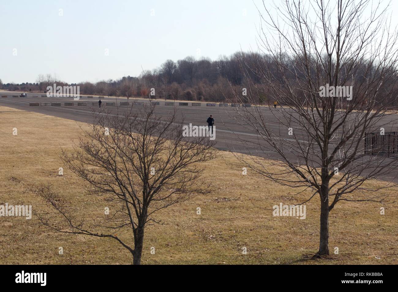 Warminster, Pennsylvania/USA - Februar 6, 2019: eine Gemeinschaft Park befindet sich in dem Gelände des ehemaligen Naval Air Warfare Center Warminster Militärbasis. Stockfoto