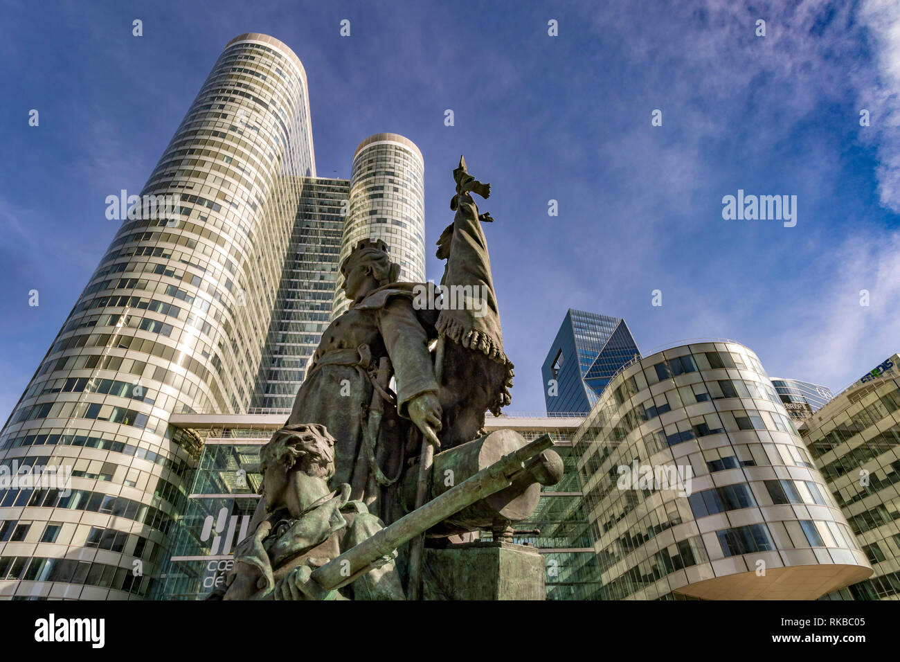 Coeur Défense ist ein Büro Wolkenkratzer in La Défense, dem Hochhaus Geschäftsviertel westlich von Paris Es ist ein Gebäude mit der größten Fläche in Europa Stockfoto