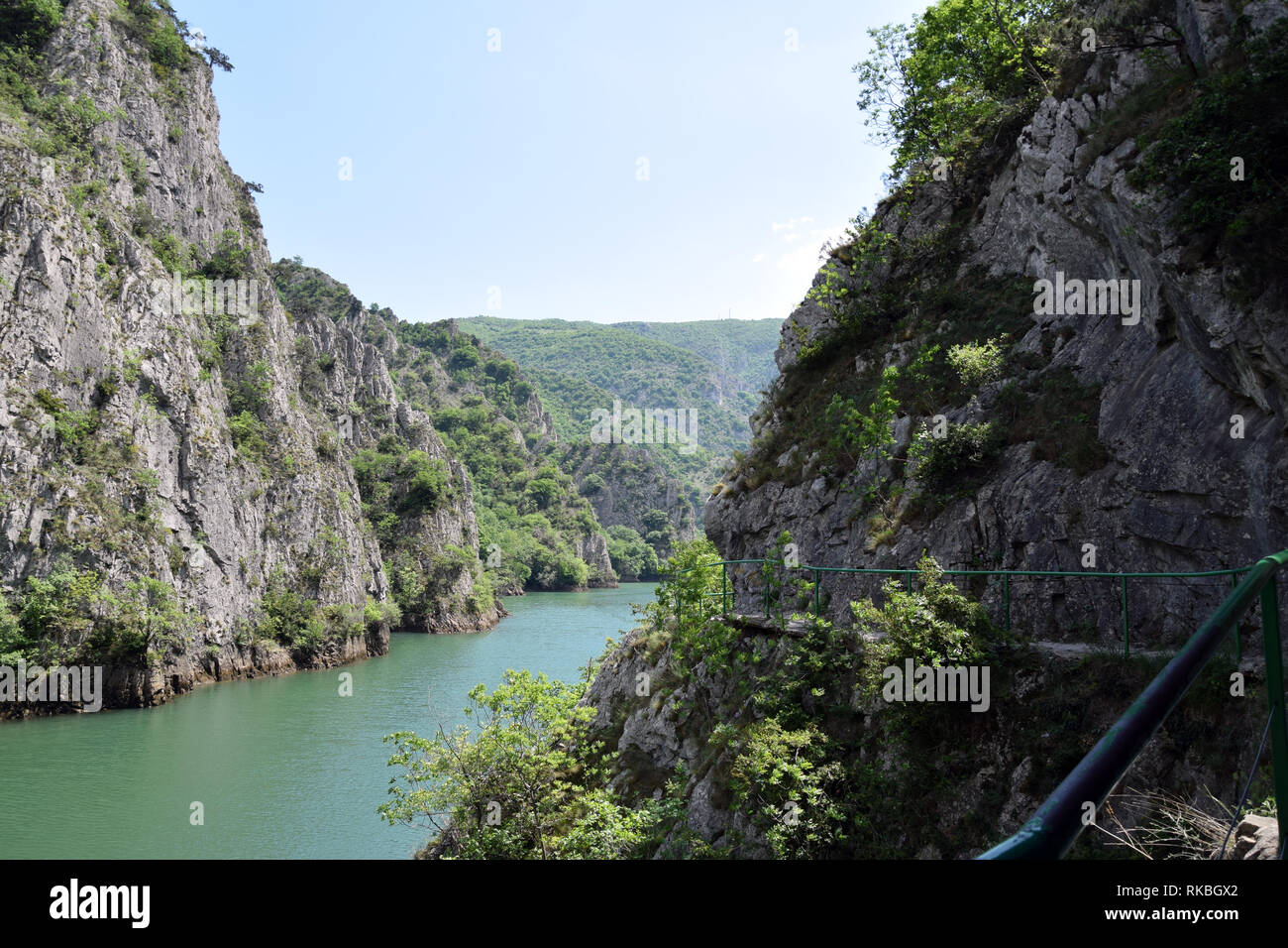 Matka See in Matka Canyon. Touristische Attraktion in der Nähe von Skopje, Mazedonien. Stockfoto