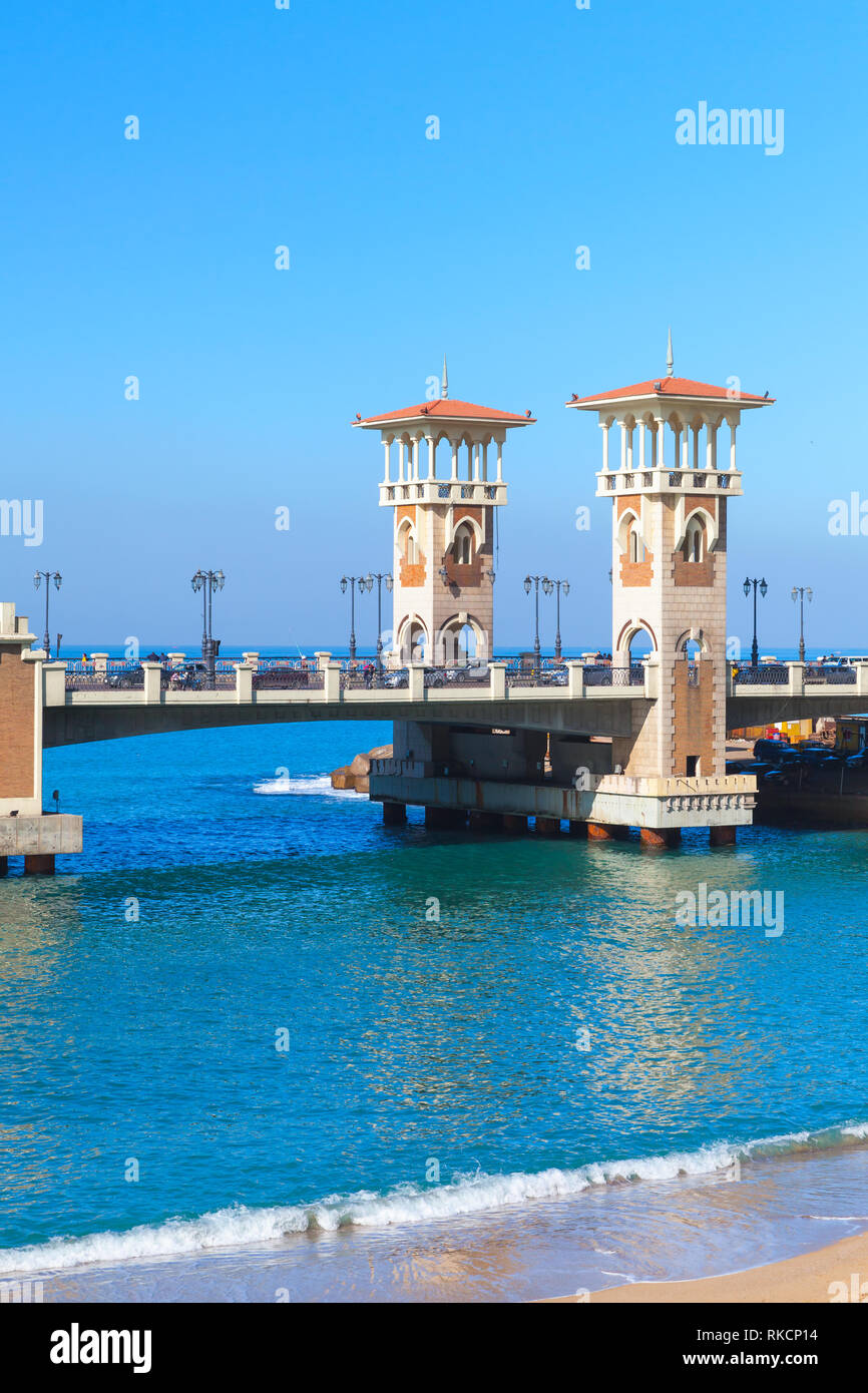 Stanley Brücke, beliebte Wahrzeichen von Alexandria, Ägypten. Vertikale Foto Stockfoto