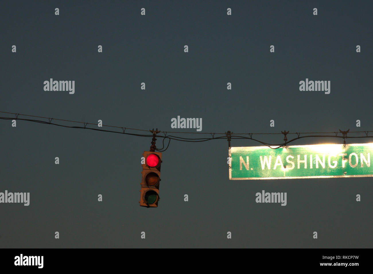 Rote Ampel auf N. Washington St. in Baltimore, MD, USA Stockfoto