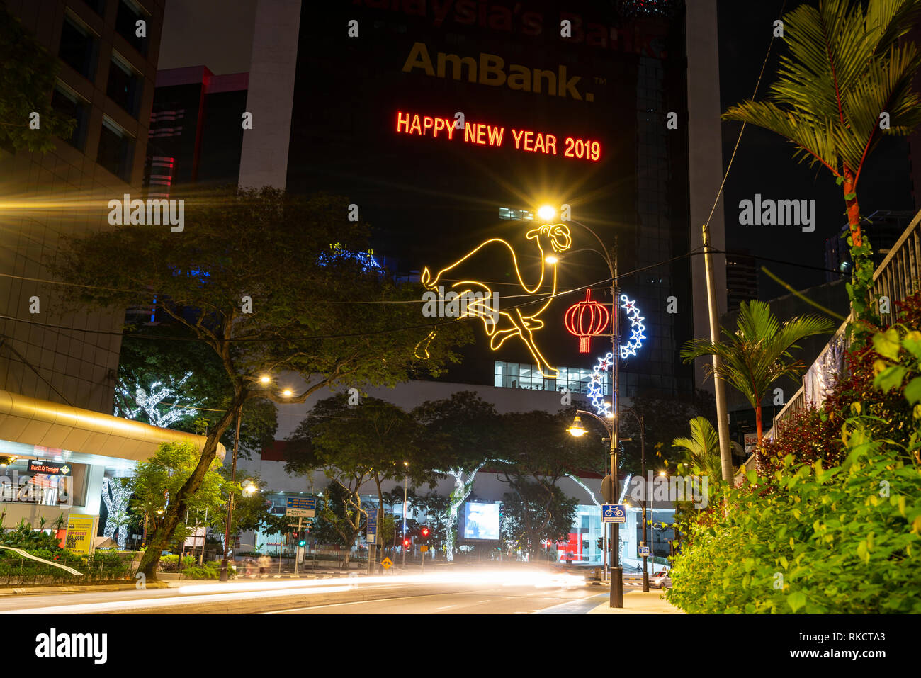 Kuala Lumpur, Malaysia. Januar 2019. Die hellen Zeichen für das Chinesische Neue Jahr fest in der Nacht Stockfoto