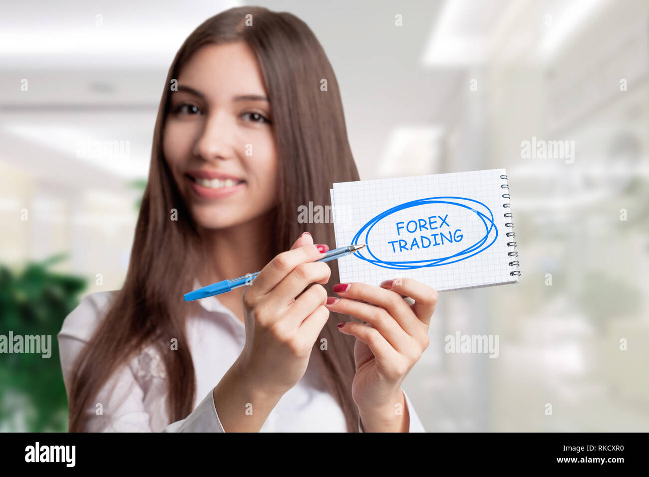 Wirtschaft, Technologie, Internet und Netzwerk Konzept. Junge Unternehmer zeigt das Wort: Forex Trading Stockfoto