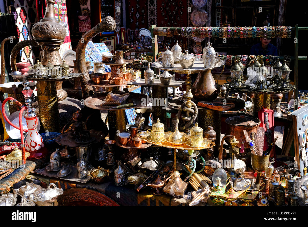 Souvenirs auf der Bascarsija Basar in Sarajevo, Bosnien und Herzegowina. Stockfoto