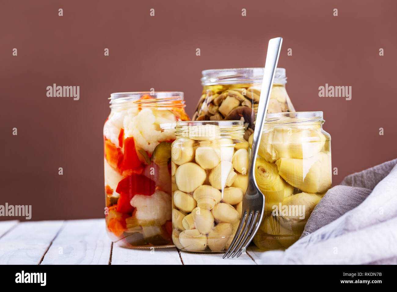 Artischocken im glas Stockfotos und -bilder Kaufen - Alamy