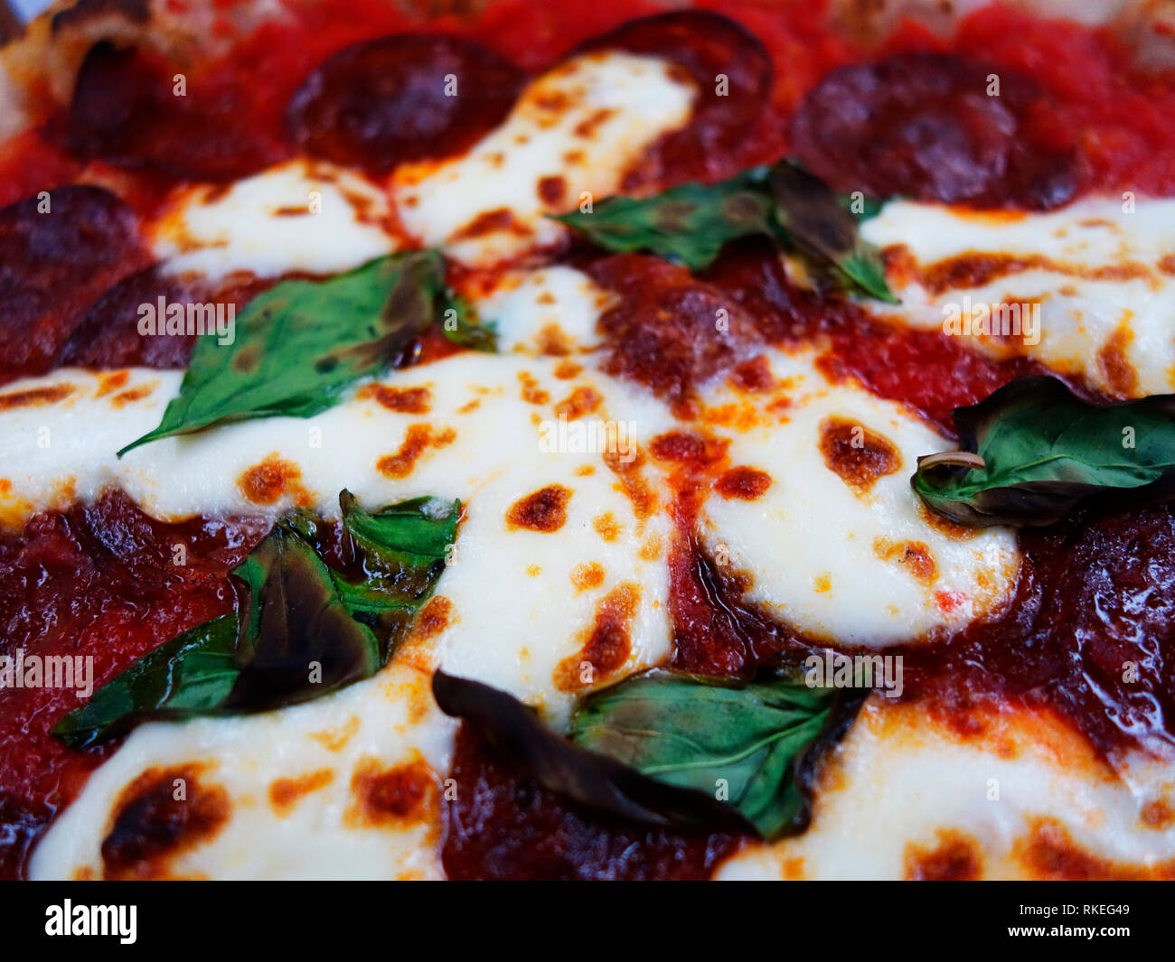 Pizza pasta pollo Fotos und Bildmaterial in hoher Auflösung Alamy