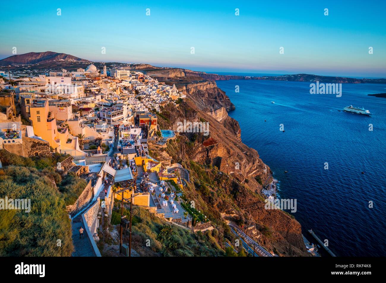 Thira Fira Die Insel Santorini Ciclades Inseln Griechenland Stockfotografie Alamy