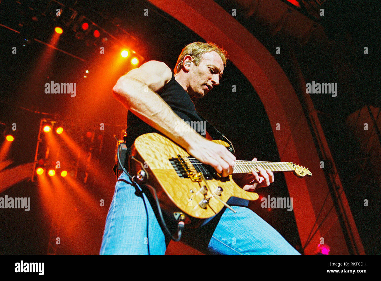 Phil Collen Lead Gitarrist in der Band Def Leppard in der Brixton Academy 27. Februar 2003, London, England, Vereinigtes Königreich. Stockfoto