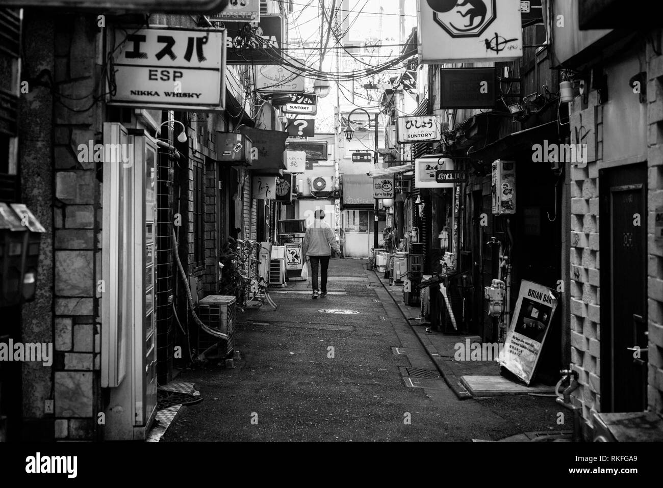 Bars in Shinjuku Golden Gai Bar district, Tokio, Japan Stockfoto