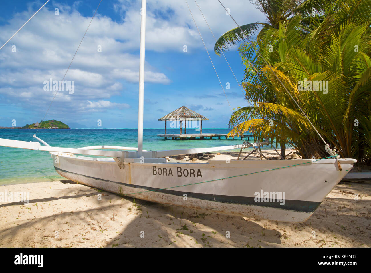 Traditionelle Segelboot auf Bora Bora Beach Stockfoto