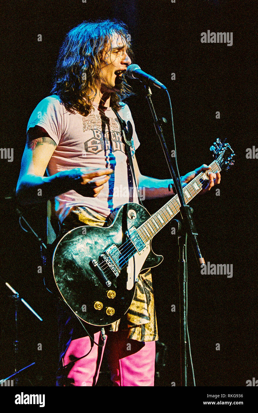 Justin Hawkins Sängerin in der Dunkelheit die in der Brixton Academy, den 27. Februar 2003, Brixton, London, England. Stockfoto