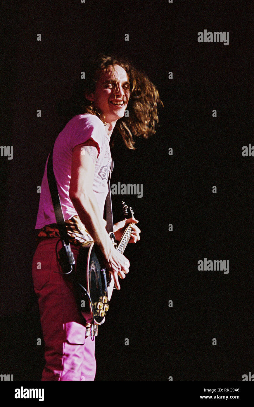 Justin Hawkins Sängerin in der Dunkelheit die in der Brixton Academy, den 27. Februar 2003, Brixton, London, England. Stockfoto