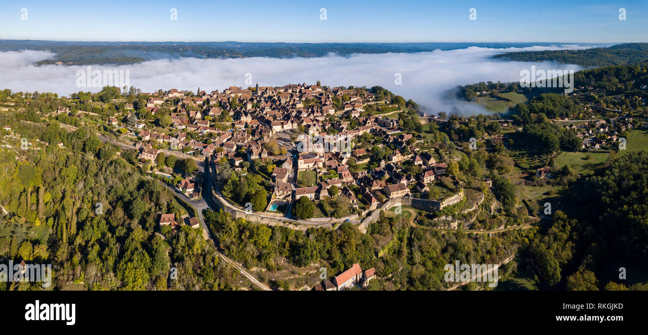 Luftaufnahme aus dem Dorf Domme in der Dordogne, Aquitaine, Frankreich Stockfoto