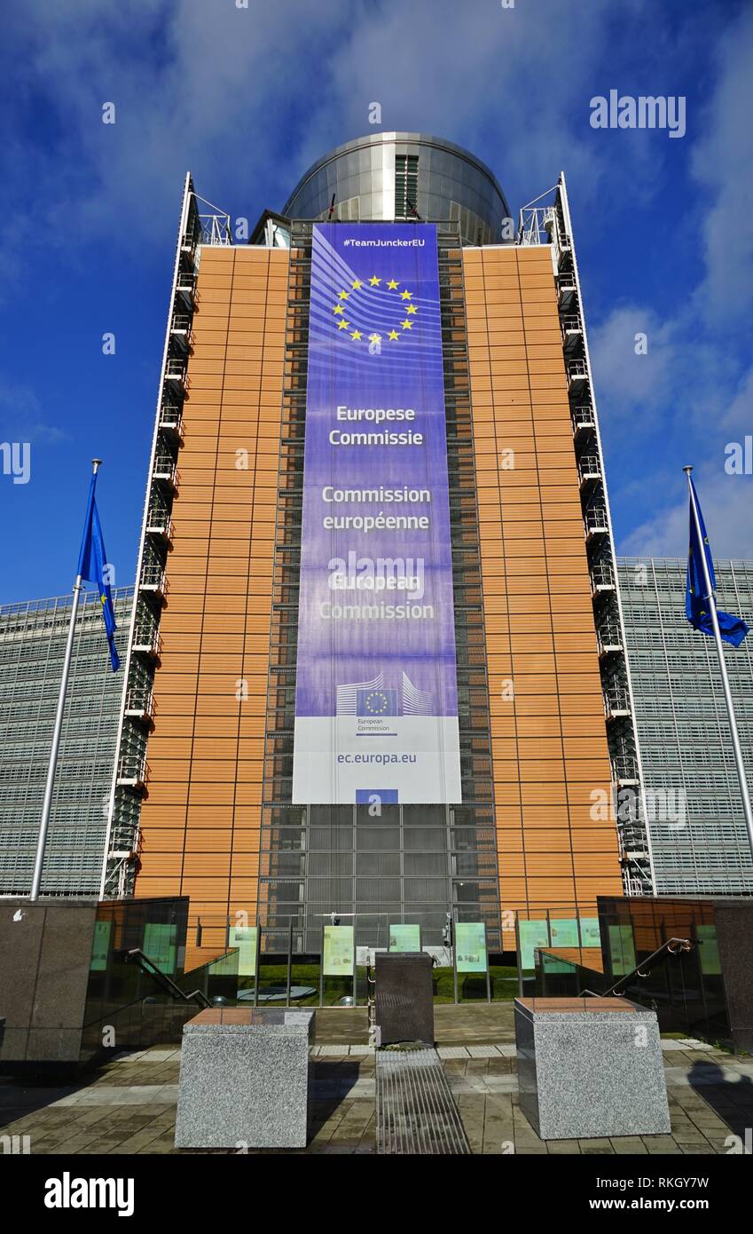 Brüssel, Belgien - Blick auf das Berlaymont-Gebäude, dem Sitz der Europäischen Kommission der Europäischen Union (EU) in Brüssel, Belgien. Stockfoto
