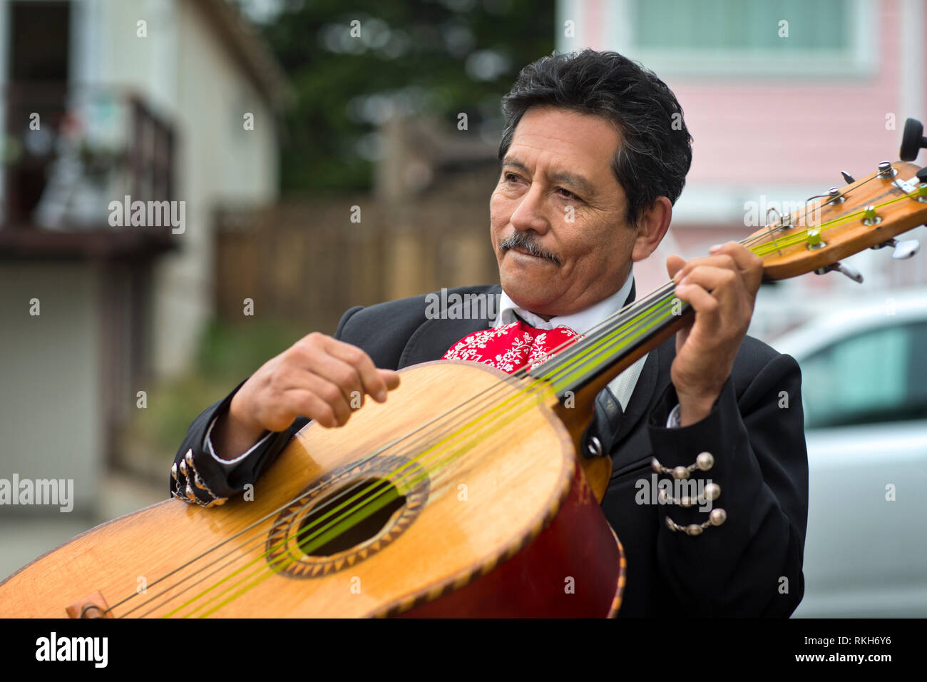 Mariachi Musiker Gitarre zu spielen. Stockfoto