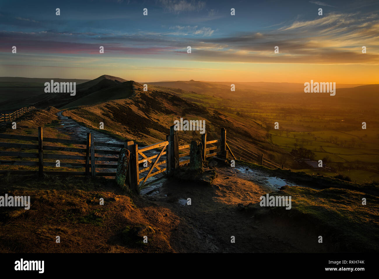 Mam Tor Sonnenaufgang in den Peak District, Derbyshire UK Stockfoto
