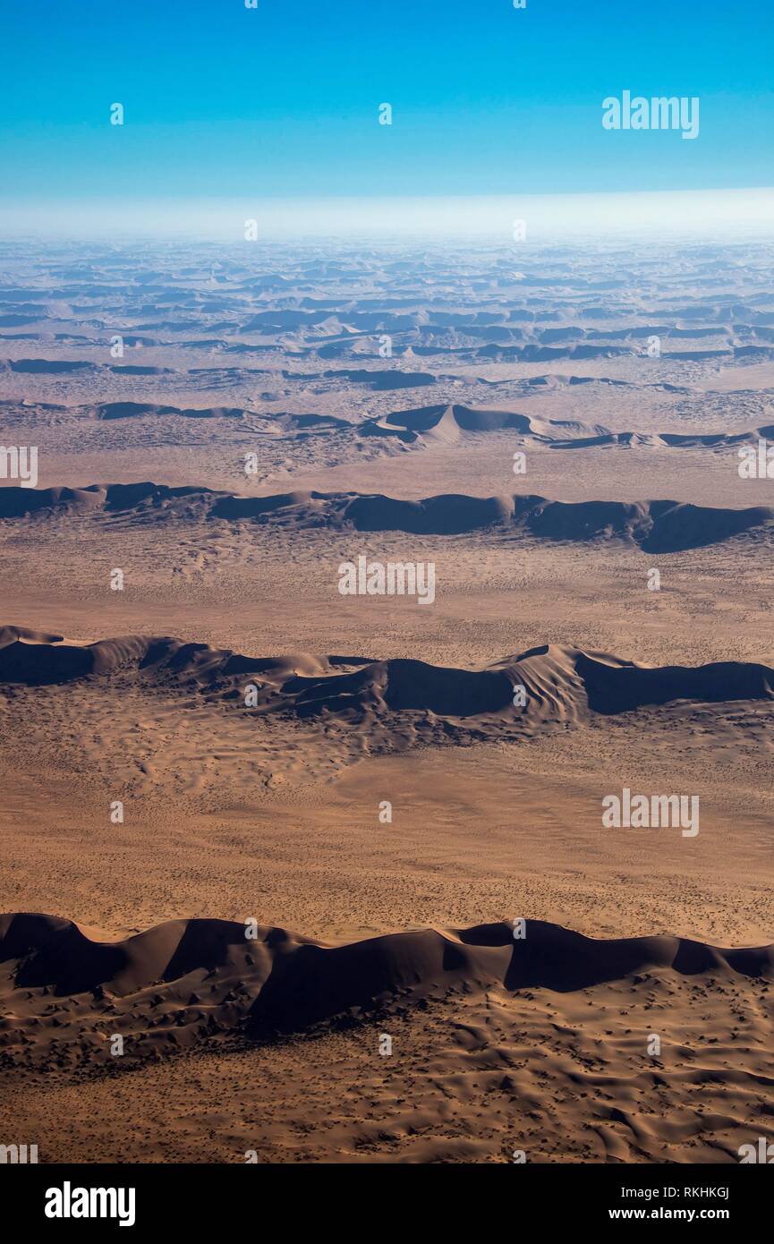 Luftaufnahme, Sanddünen in der Wüste Namib, Namibia Stockfoto