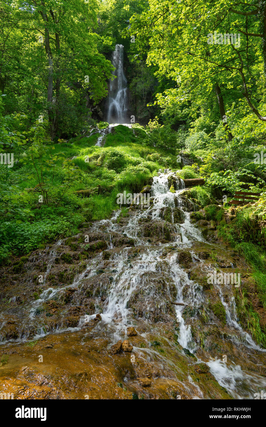 Vorderansicht des Uracher Wasserfall, Deutschland Stockfoto