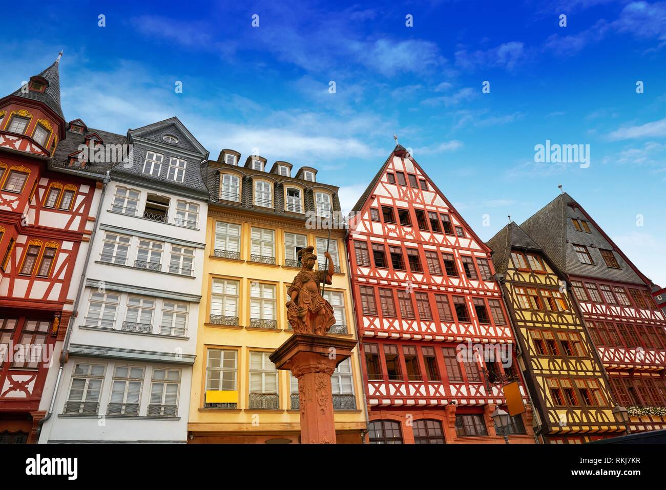 Frankfurter Römerberg square Altstadt historische Zentrum in ...