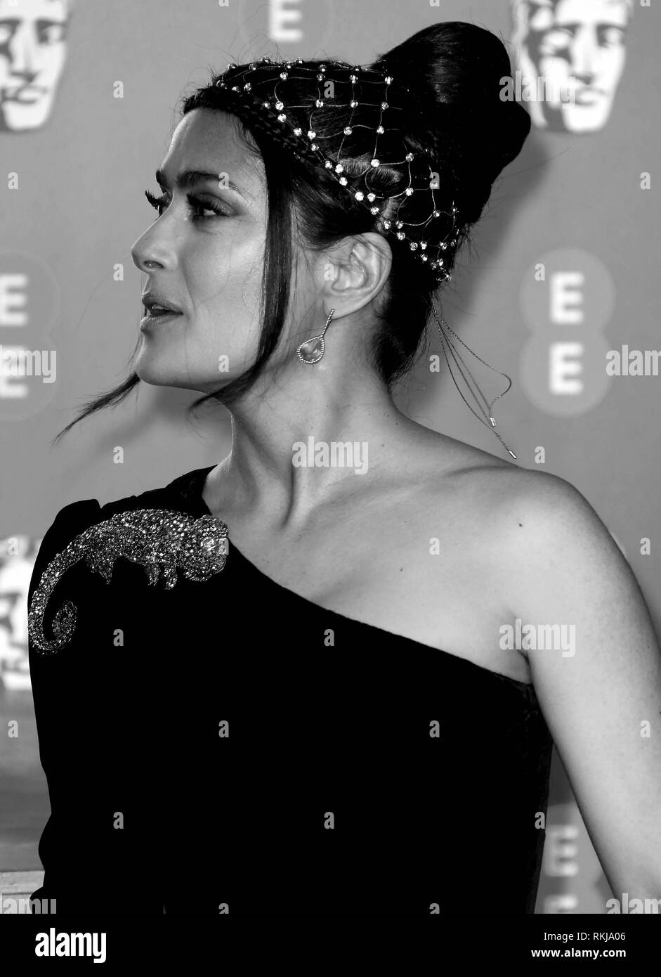 Feb 10, 2019 - Salma Hayek an EE British Academy Film Awards 2019 - Alternative Ansicht, der Royal Albert Hall in London, Großbritannien Stockfoto